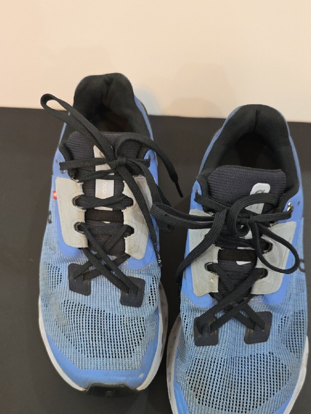 On Running CloudStratus Women's Blue and Black Running Shoes Size 7 - Picture 5 of 10